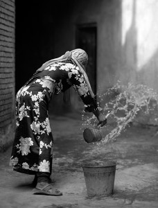 «Кашгар. Осаждая пыль на улице»