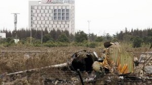 В шанхайском аэропорту разбился самолет