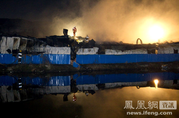 Из-за пожара на заводе в Шанхае погибли шесть человек [Видео]