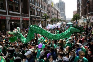 Шанхайские ирландцы отметили день Святого Патрика на 4 дня раньше